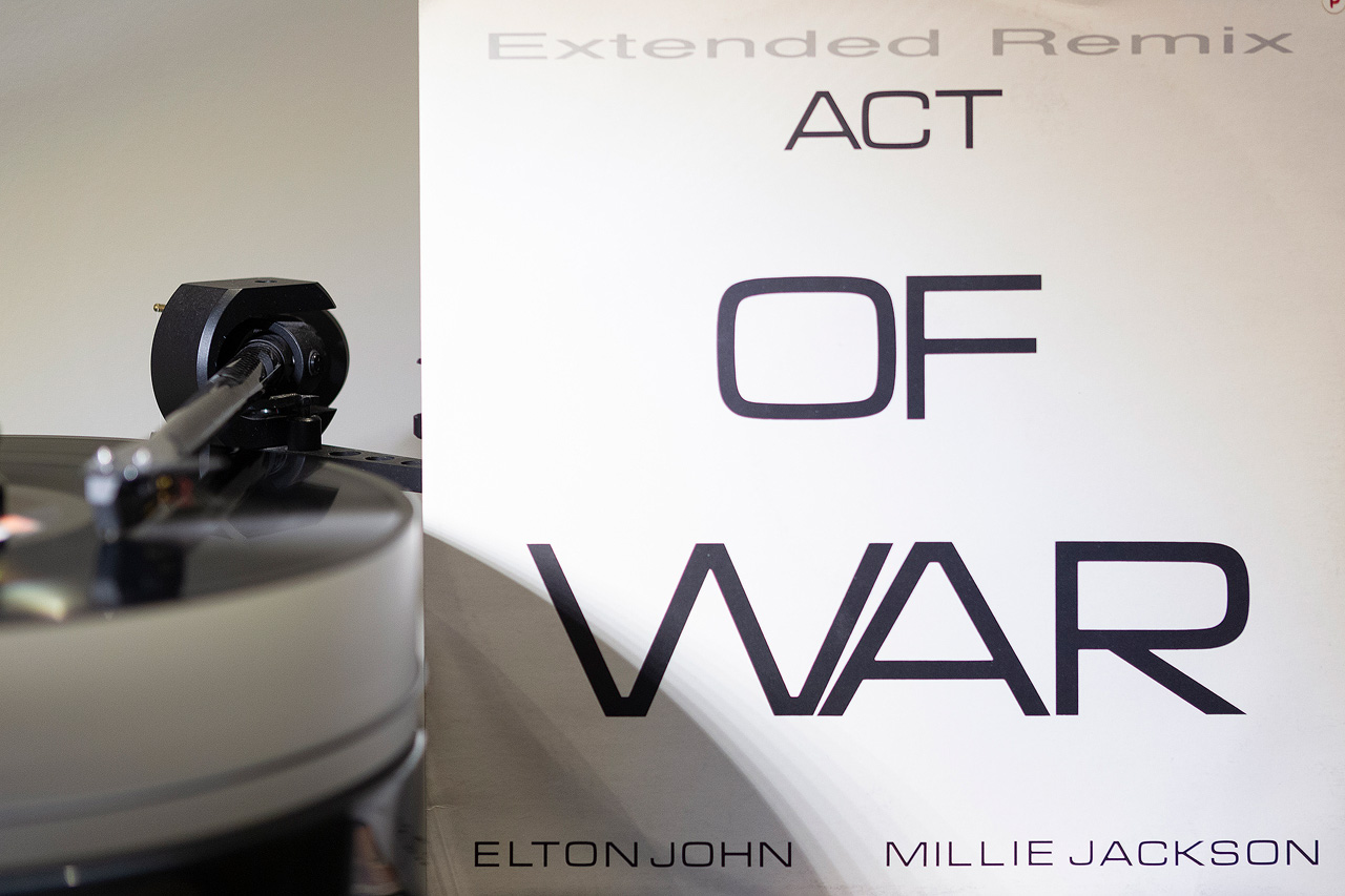 20221215-Elton-John-&-Millie-Jackson--Act-of-War--1985.jpg