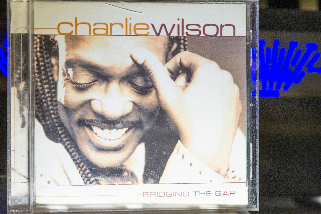 20231029-Charlie-Wilson--Bridging-the-Gap--2000.jpg