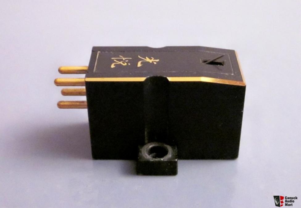 299370-koetsu_black_gold_line_moving_coil_cartridge__needs_retipping_.jpg