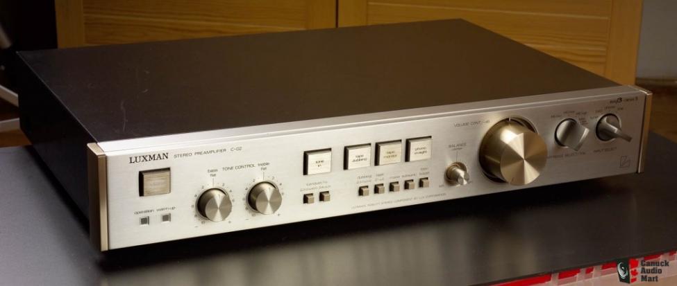 389247-luxman_c02_preamplifier.jpg