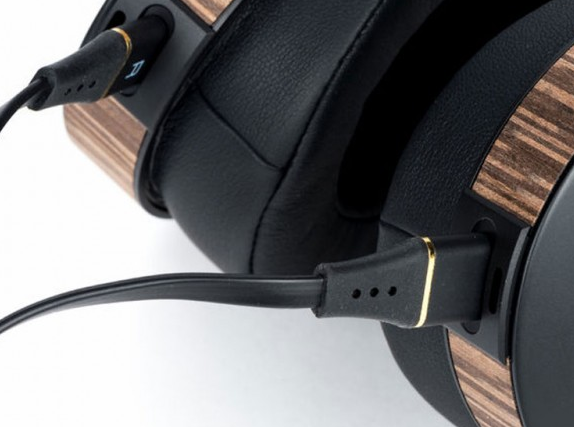 Audeze plug1.png