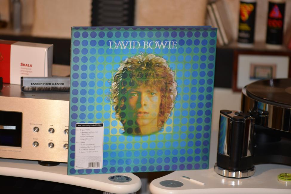 Bowie. Repress 001.jpg