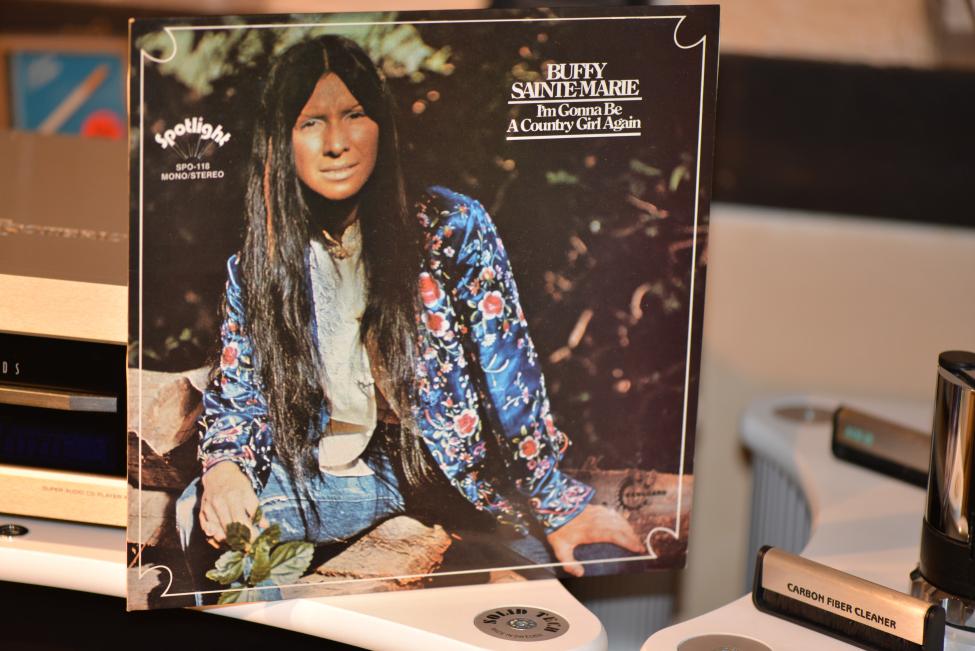 Buffy Sainte-Marie. I´m Gonna Be A Countrygirl Again 001.jpg