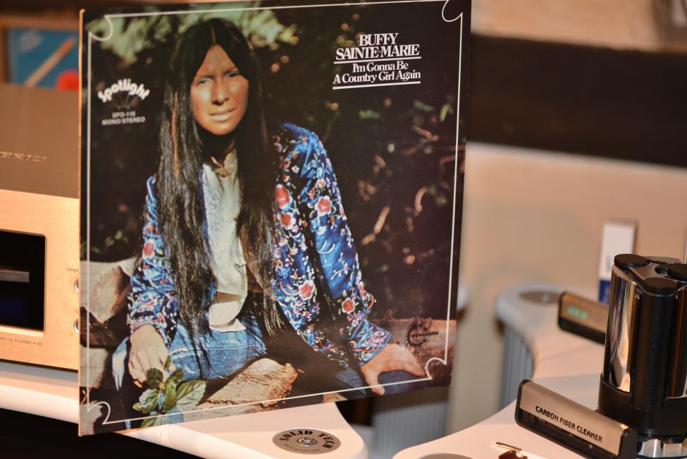 Buffy Sainte-Marie. I`mGonnaBe ACountryGirlAgain 001.jpg