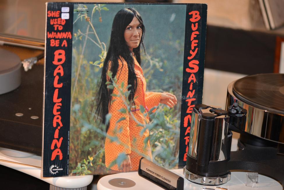 Buffy Sainte-Marie. She Used To Be A Ballerina 001.jpg