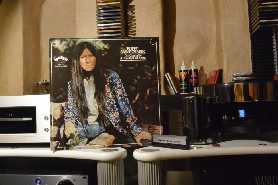 Buffy Sinte-marie 003.jpg