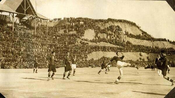 Camp Nou Stadium in Barcelona 1925.jpg