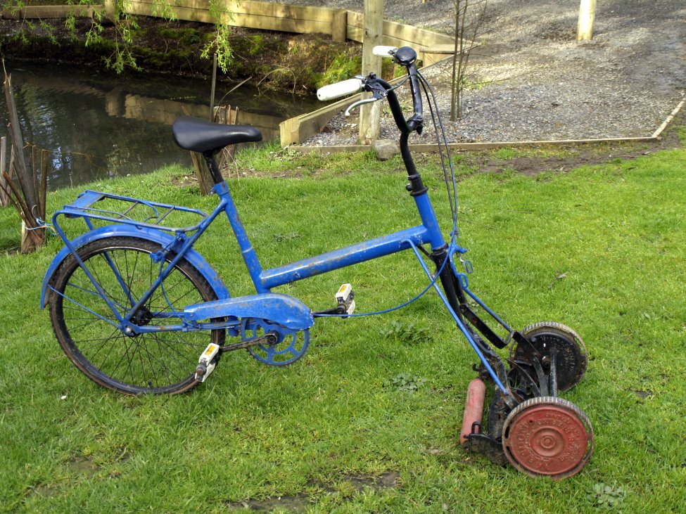 Cylinder_mower_bicycle.jpg