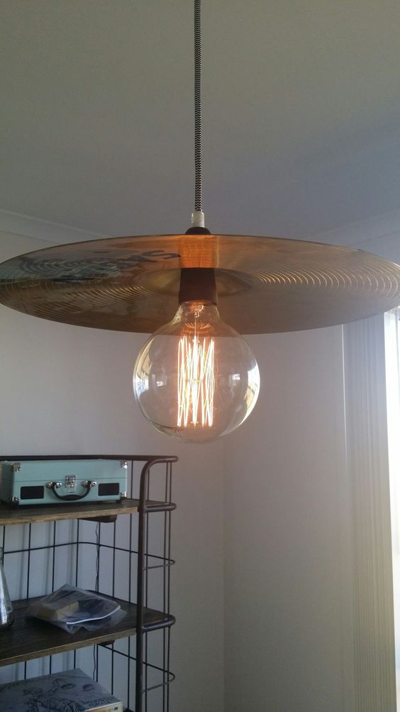 cymbal lampe.jpg