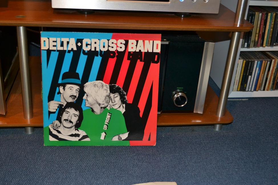 Delta Cross Band 002.jpg