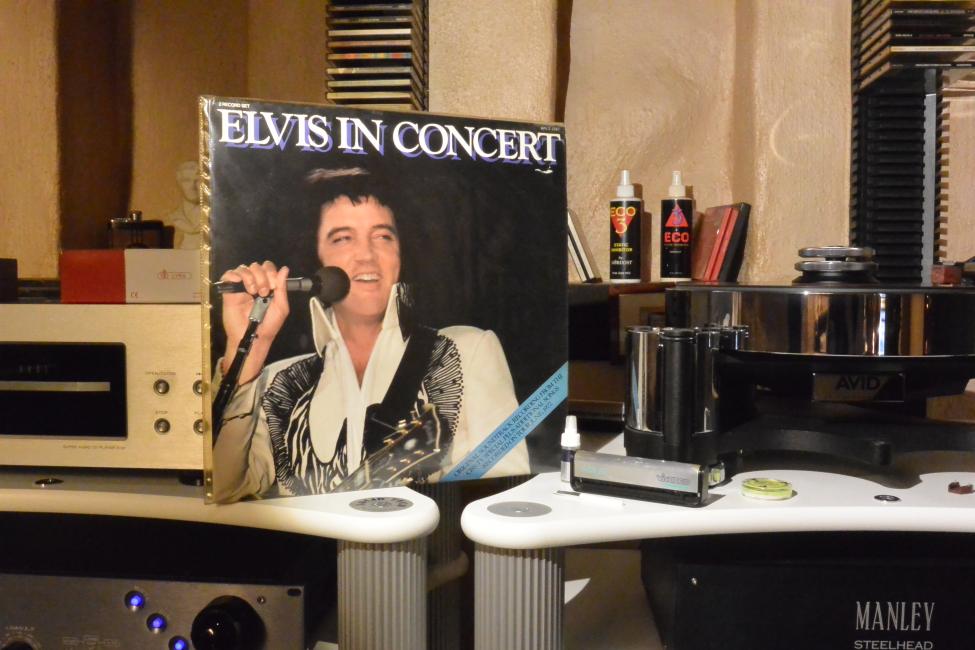 Elvis In Concert 003.jpg