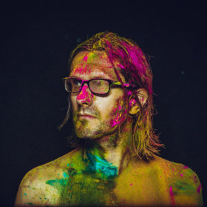 Forside-Steven-Wilson-Tour-Shot-Colour-Credit-Lasse-Hoile.jpg