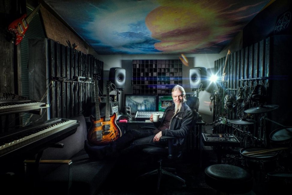 genelec_marco_hietala_kotistudio.jpg