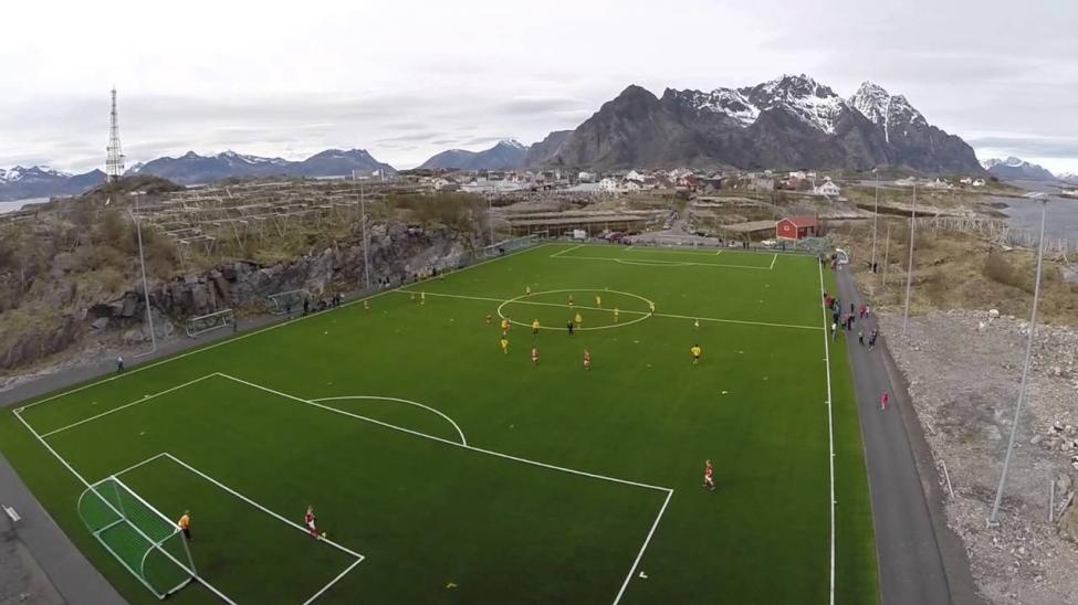 henningsvær stadion.jpg