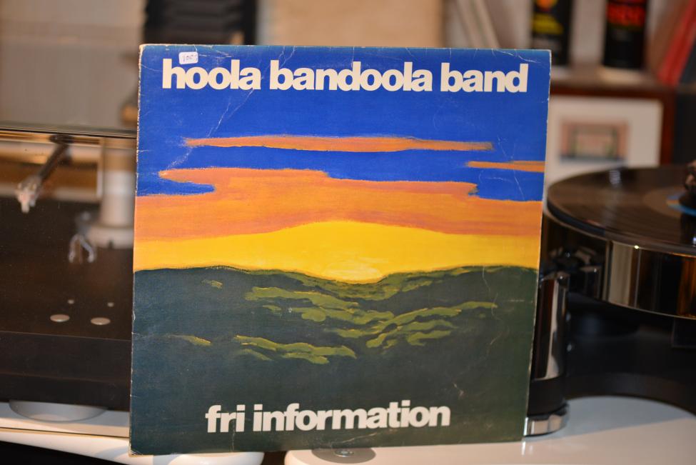 Hoola Bandoola Band 001.jpg