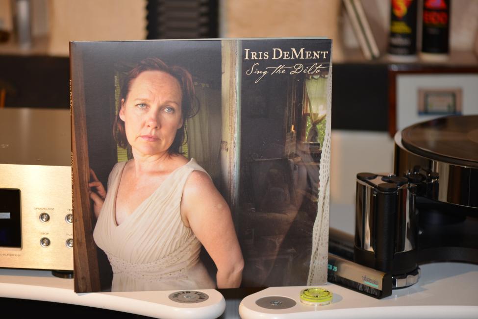 Iris DeMent. Sing The Delta 008.jpg