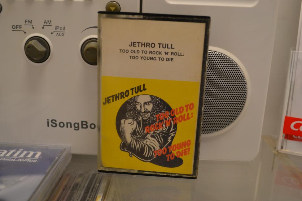 Jethro Tull. Too Young 002.jpg