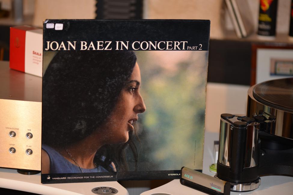 Joan Baez In Concert. 1963 001.jpg