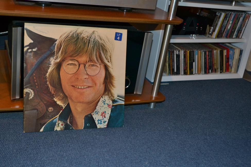 John Denver. Windsong 002.jpg