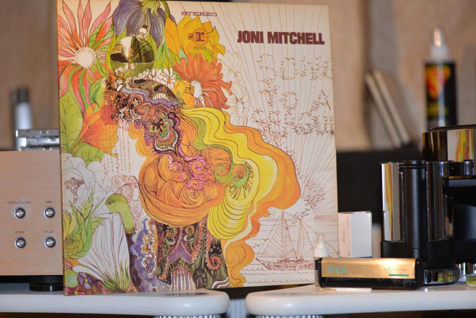 Joni Mitchell. Song to A Seagull 001.jpg