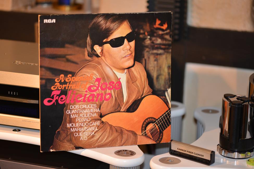 José Feliciano A spanish Portrait 001.jpg