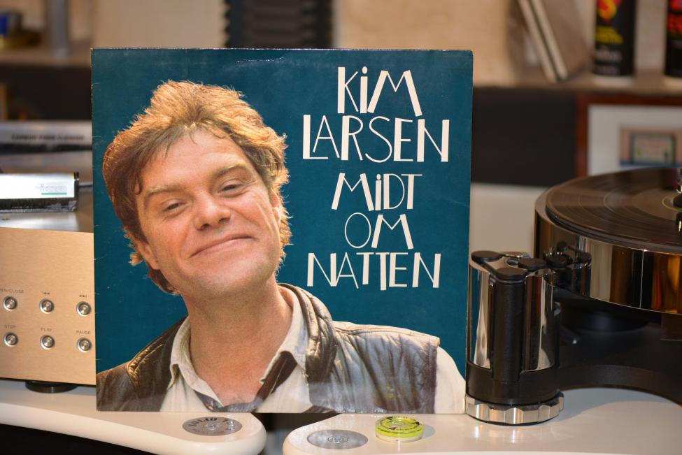 Kim Larsen. Midt om Natten 001.jpg