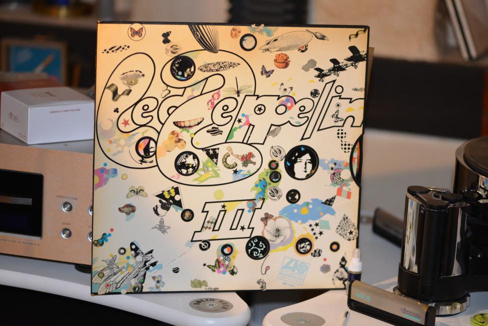 Led Zeppelin III 002.jpg