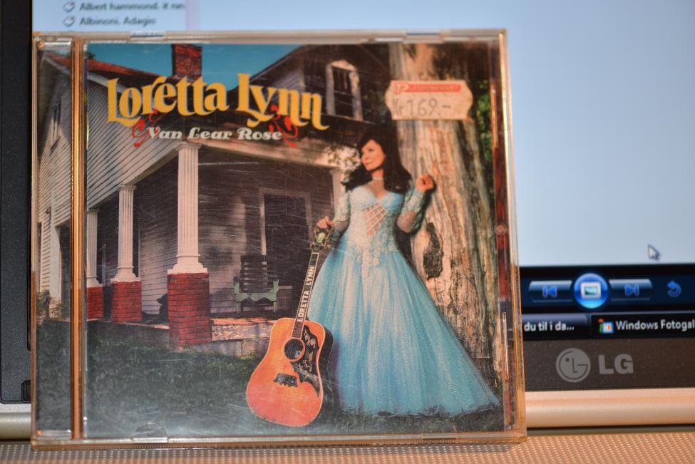 Loretta Lynn. Van Lear Rose. 2004 001.jpg