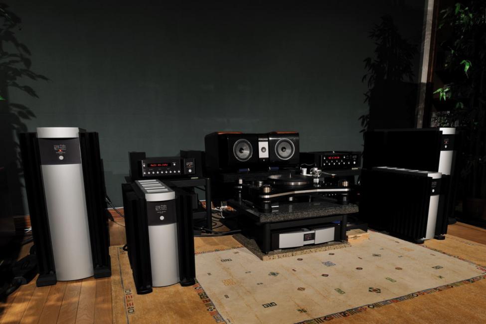 Mark_Levinson_No33_No33H.jpg