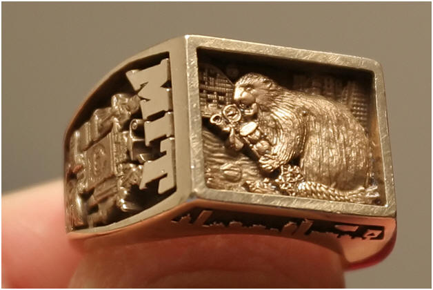 MIT_brass_rat_class_ring.jpg