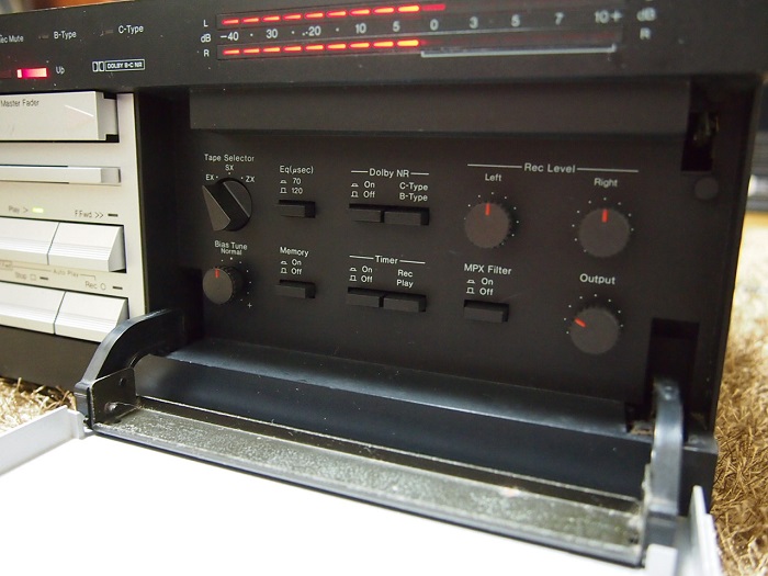 nakamichi lx-3 open door web.jpg