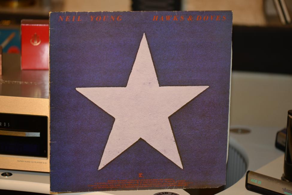 Neil Young. Hawks & Doves. 1980 001.jpg