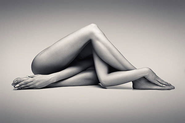 nude-woman-fine-art-13-johan-swanepoel.jpg