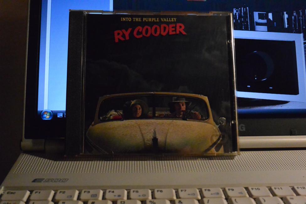 Ry Cooder. Into The Purple Valley. 1972 001.jpg