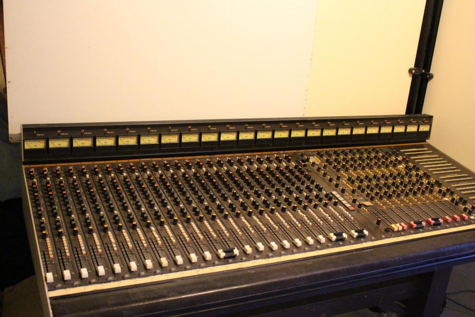 soundcraft1600.jpg