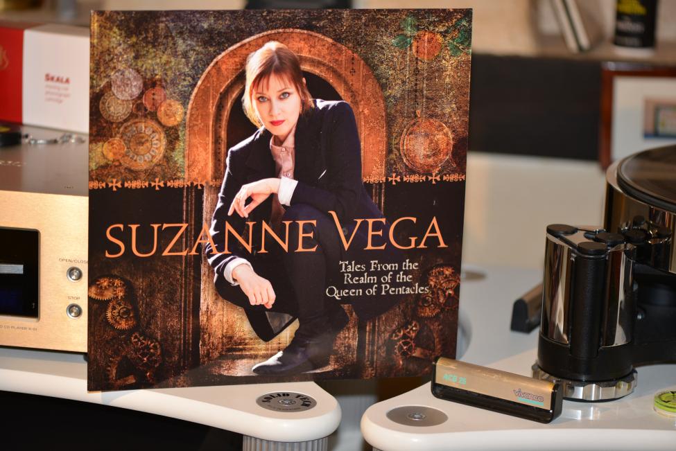 Suzanne Vega 001.jpg