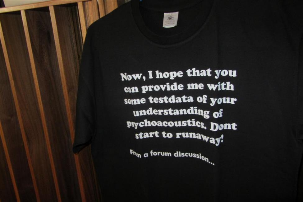 T-shirt 001 (Medium).jpg