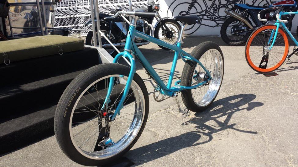 TheXtracyclist_fat_bike_frameset_sample_bike_built_blue.jpg