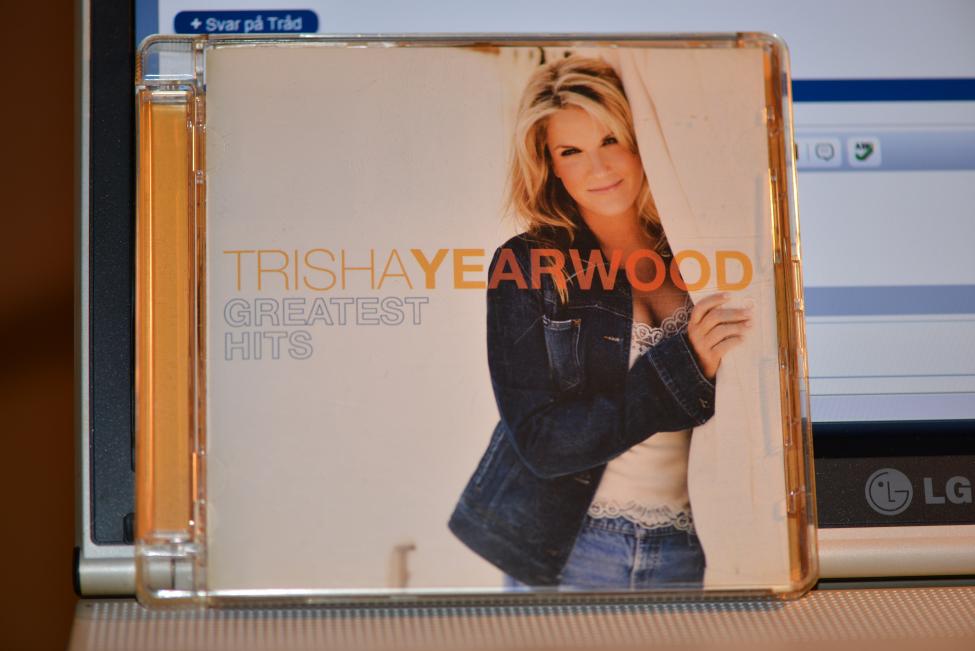 Trisha Yearwood. Greatest 001.jpg