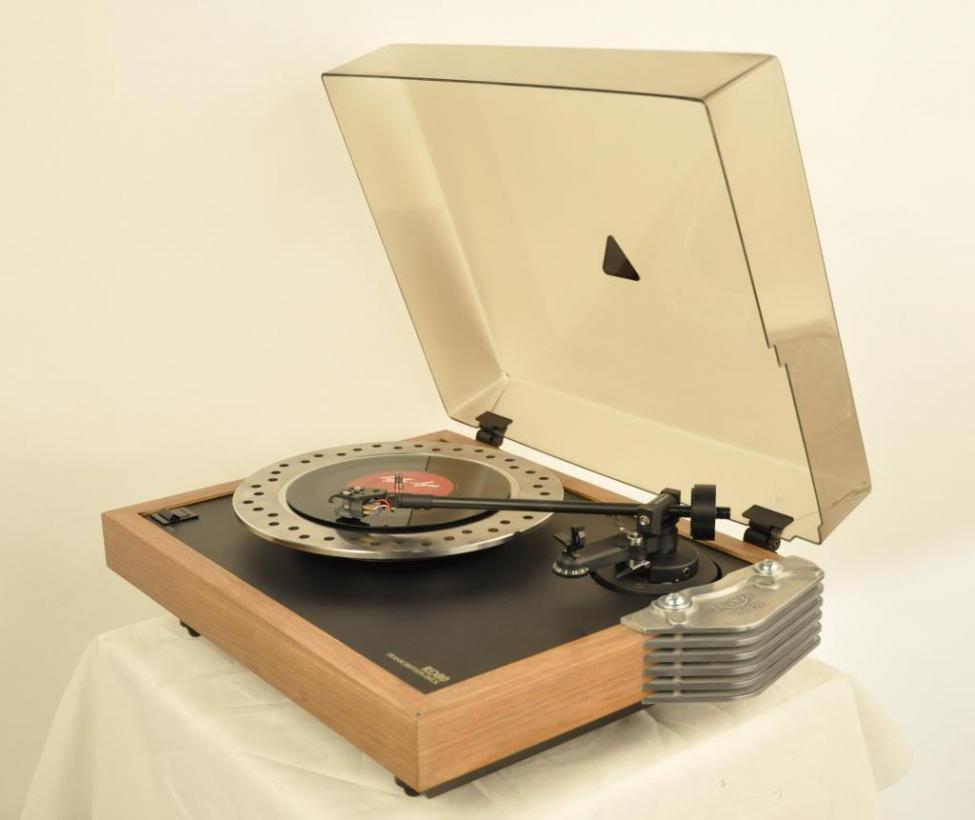 turntable2_zps908ce951.jpg