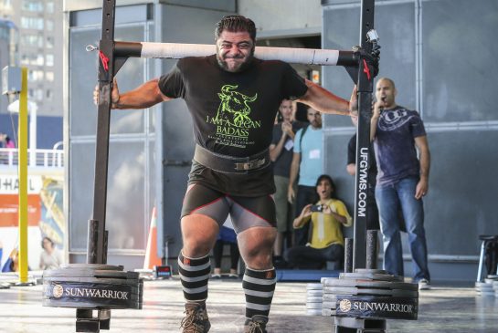 Vegan-strongman-David-Cooper-Toronto-Star.jpg