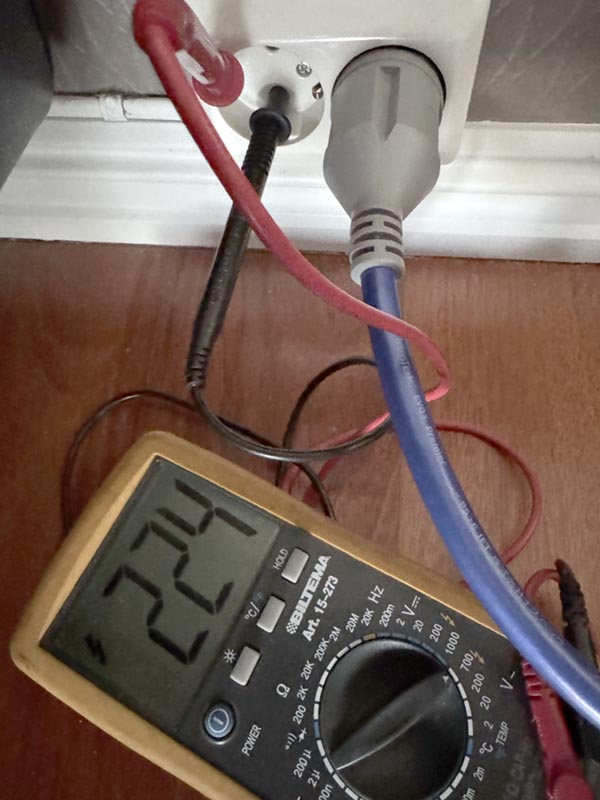 voltmeter1.jpg