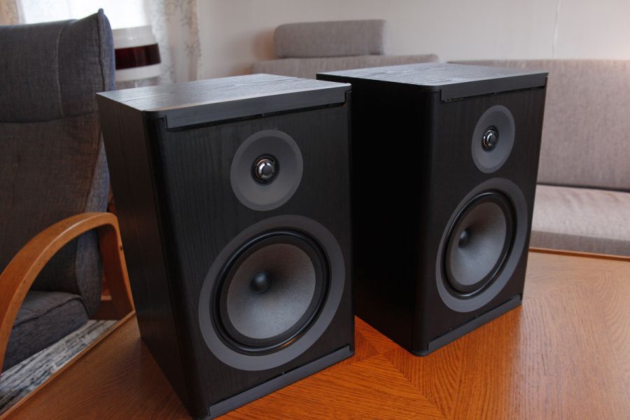 Wharfedale store 425 speakers