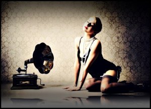 gramophone_girl_by_yvonna1.jpg