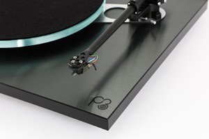 Rega_Planar_3_RS_inkludert_Nd5-pickup_NEO-strømforsyning_6.jpg