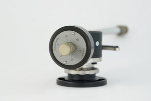 emt-tonearm-rear_2_orig.jpg