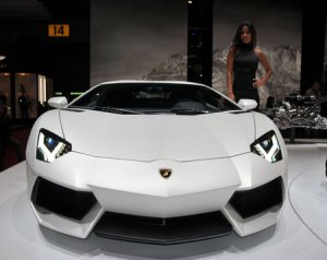 Lamborghini-Aventador-LP700-4_1-thumb-450x356.jpg