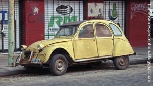 Used_Yellow_Citroen_2CV_Dolly_in_the_streets_of_Palermo_Buenos_Aires_Argentina.jpg