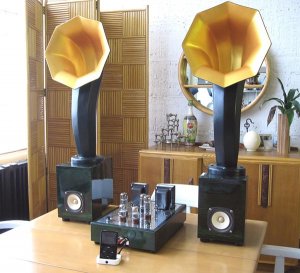 little-horn-speakers-with-tube-amp.jpg