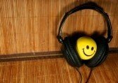 648438-smiling-face-and-the-headphones.jpg